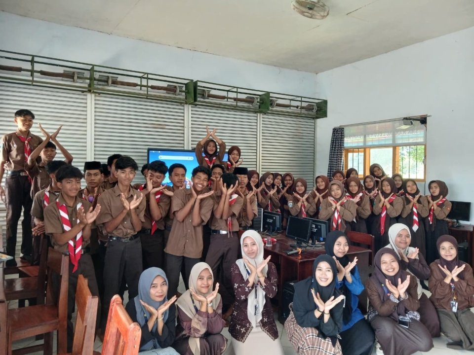 KKN Posko 22 UA Gelar Edukasi Anti-Bullying Bersama Siswa SMK Mambaul Ulum