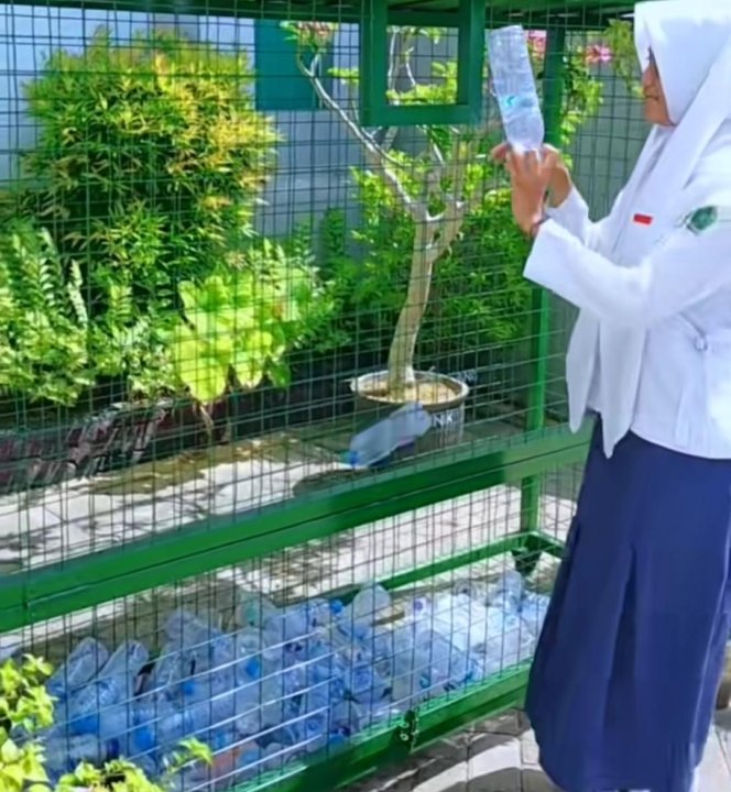 Apresiasi Lembaga Pendidikan Sediakan Bank Sampah Botol Plastik, DLH Pamekasan Berharap Lebih Banyak