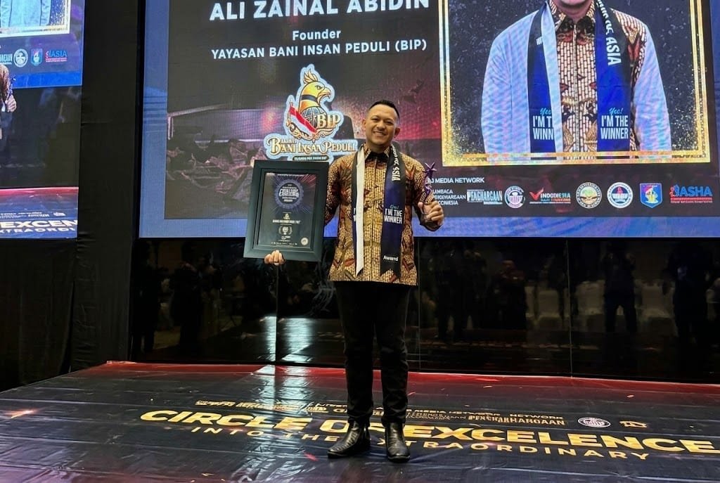Peduli Yatim dan Duafa, Founder BIP Pamekasan Raih Dua Perhargaan Asia Award