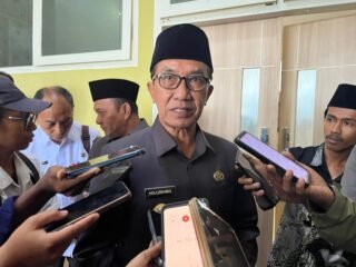 Bupati Pamekasan Masih Pertimbangkan Temui Demo Aktivis UHC
