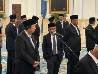 Presiden Lantik Rocky Gerung Sebagai Anggota Wantimpres