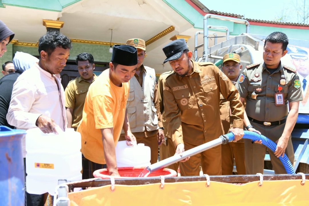 Krisis Air Bersih, Pemkab Sumenep-Baznas Jatim Salurkan Air Bersih Teratasu di Tengah Kemarau Panjang