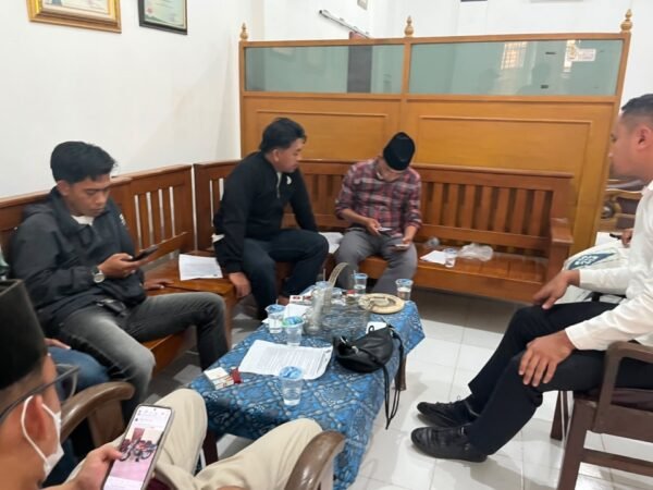 Bantuan Alsintan Diduga Terjadi Penyimpangan, JKP Pamekasan Datangi Kantor DKPP