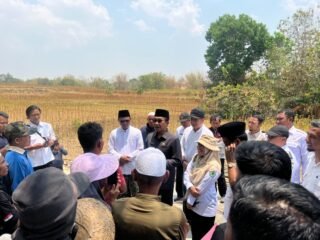 Usai Jembatan, Warga Palengaan Daja Pamekasan Bakal Perbaiki Jalan Secara Swadaya
