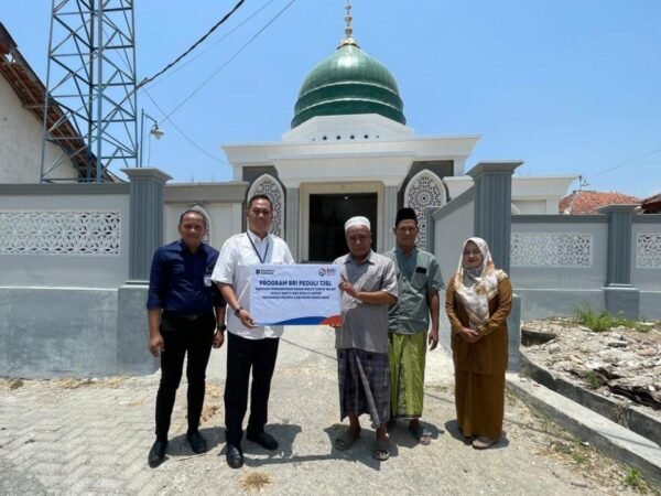 Wujud Kepedulian Sosial, BRI Berikan Bantuan Pembangunan Pagar Masjid Darus Salam Pamekasan