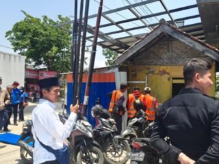Amankan Aset, PT KAI Tertibkan Bangunan di Pamekasan