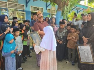 Bangunan Rusak, Haji Her Bantu Rehab SDN Kowel 3 Pamekasan